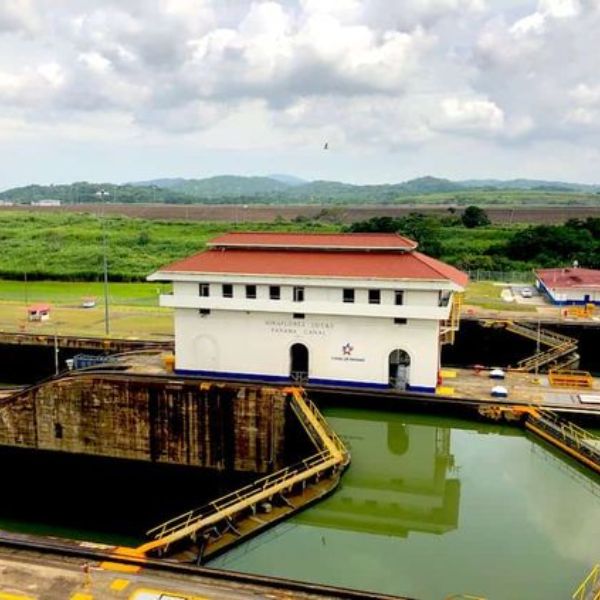 Miraflores lock