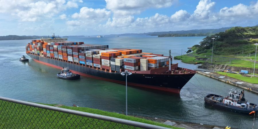 leave the airport during layover panama